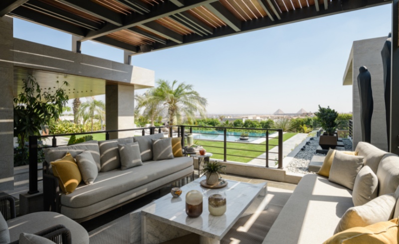 Avant Garde Living by the Pyramids in This Grand Giza Mansion